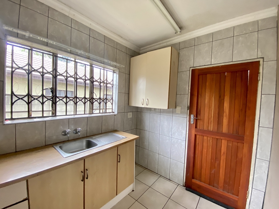 2 Bedroom Property for Sale in Lower Bo-dorp North West